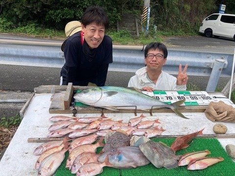 ����餵������